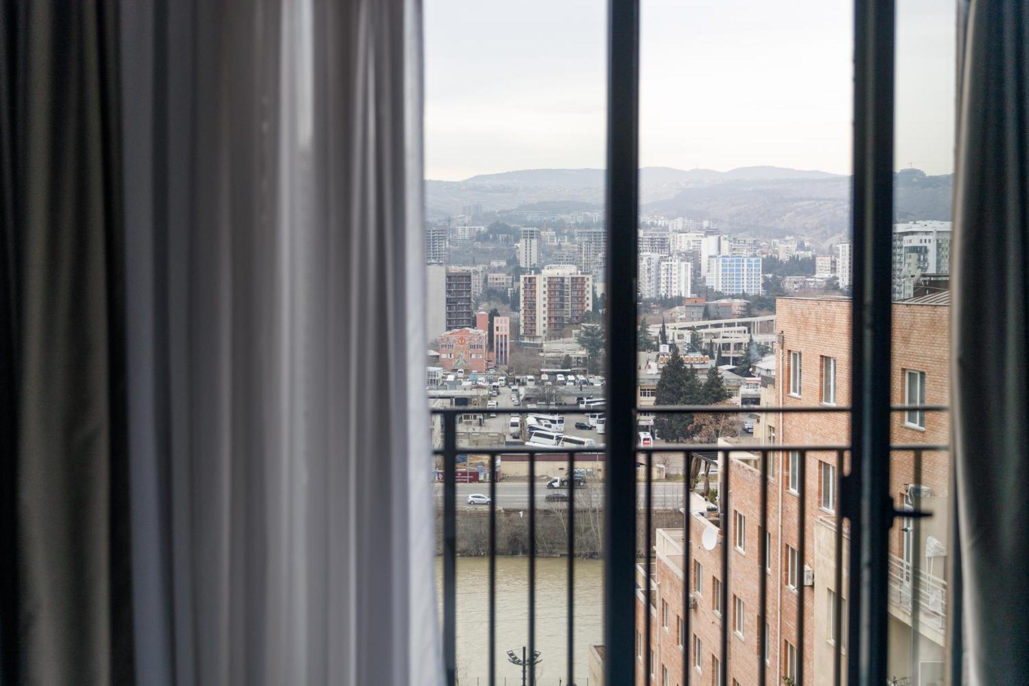 Address Inn Tbilisi Esterno foto